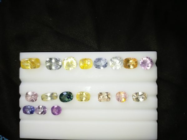 18 Unheated 1Ct+ Sapphire - Various - 33.50 ct - COR authenticated