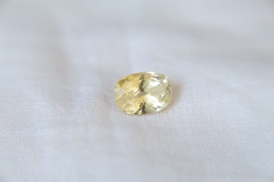 Yellow Sapphire - Rectangular - 1.56 ct - COR authenticated